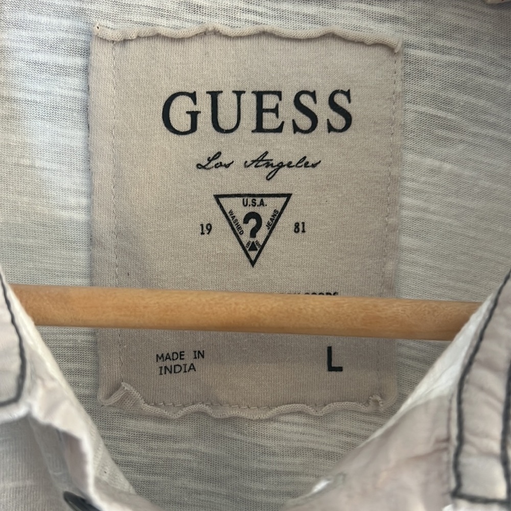 Guess - Picture 3 of 5
